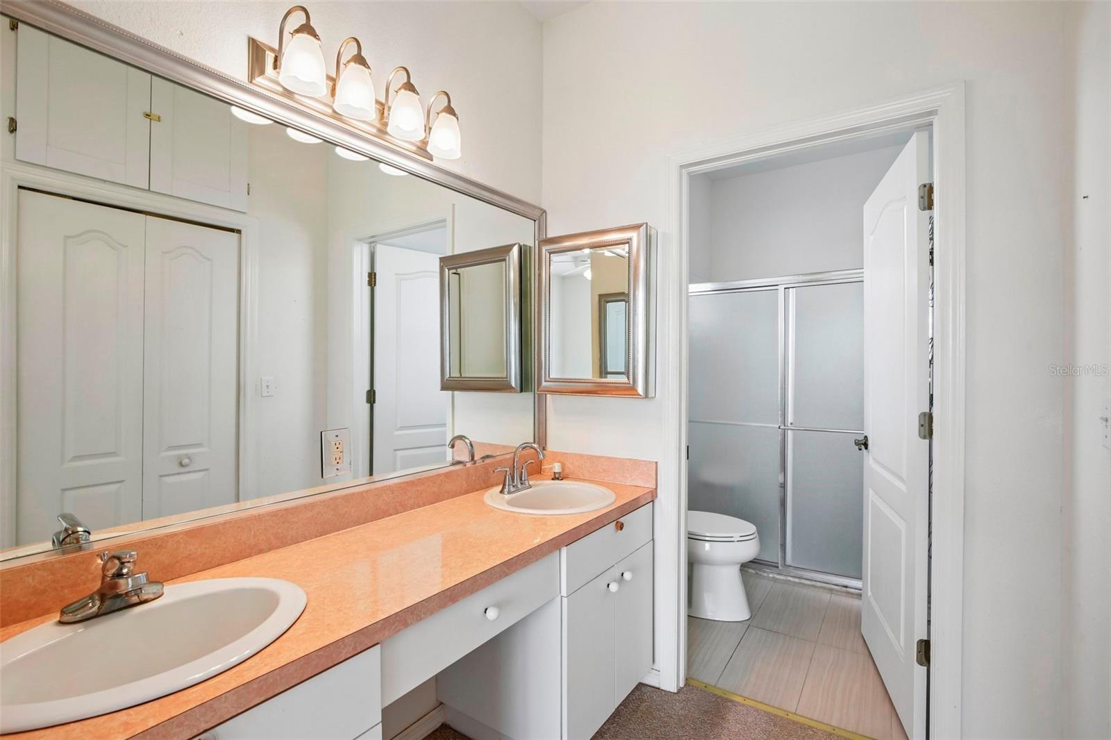 1104 VILLEROY DR — photo 28