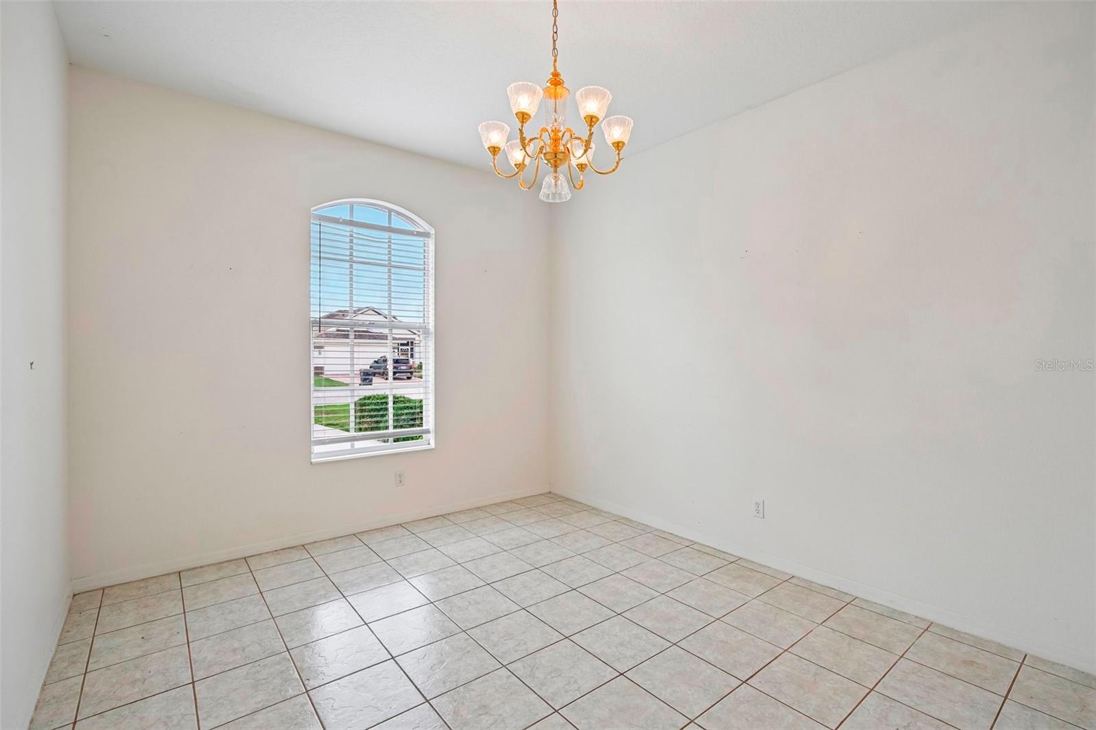 1104 VILLEROY DR — photo 10