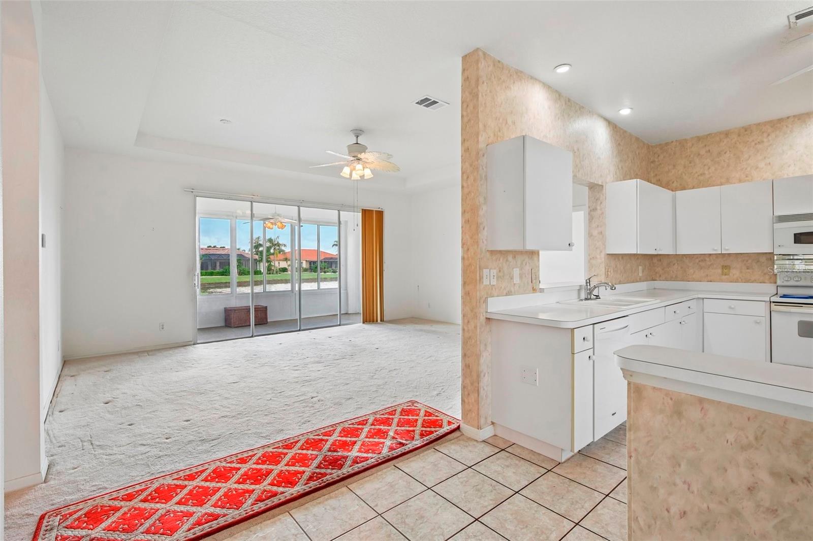 1104 VILLEROY DR — photo 4