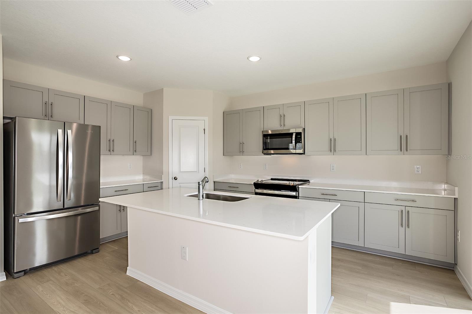15261 MAUDE LANDING LOOP — photo 9