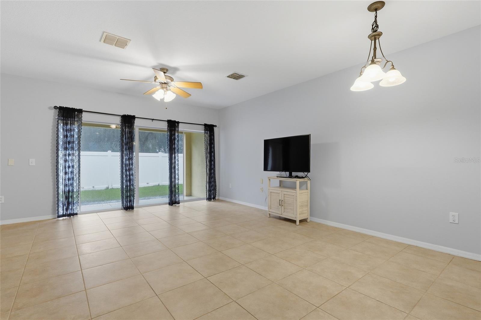 20456 NEEDLETREE DR — photo 7