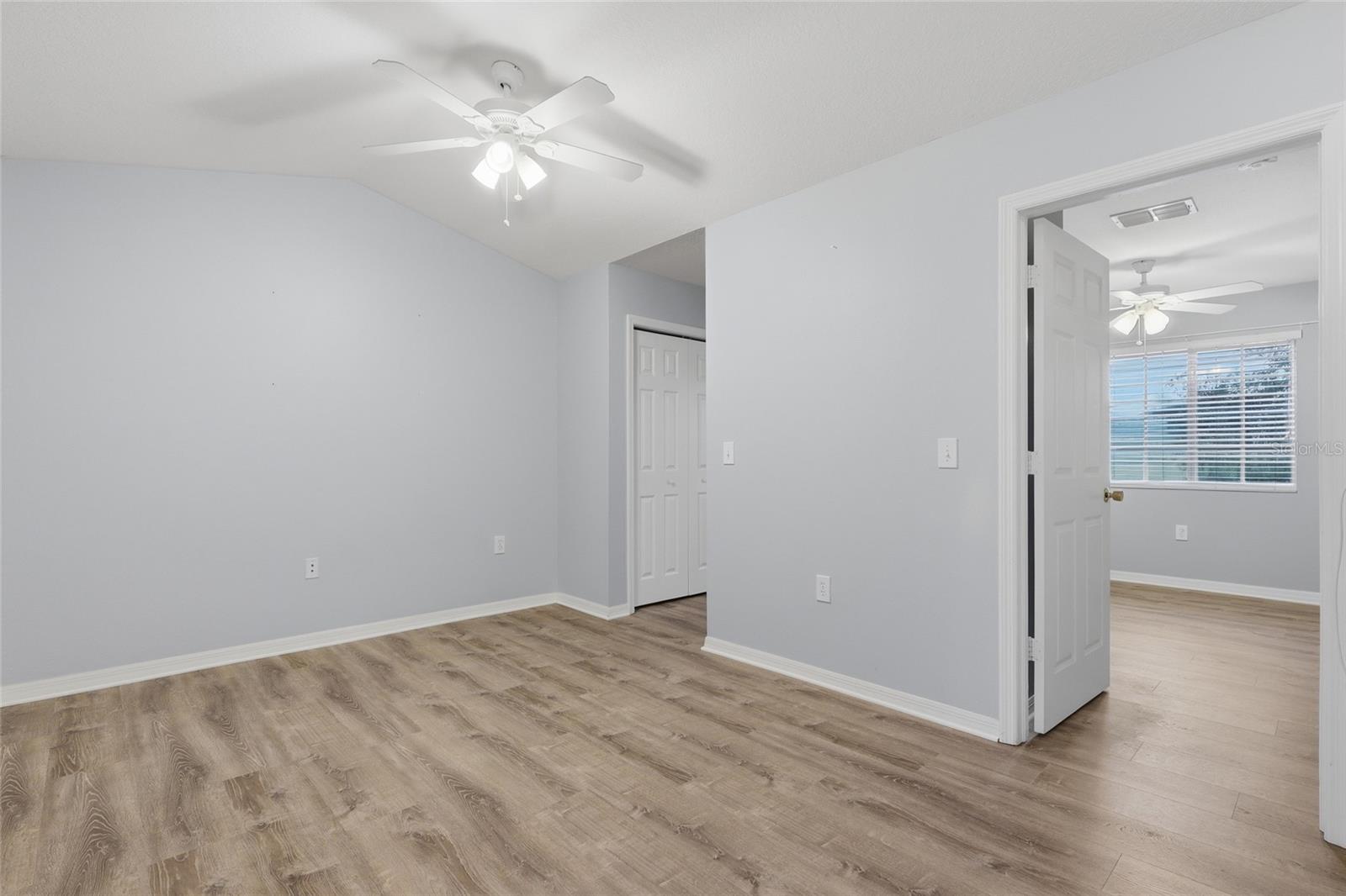 20456 NEEDLETREE DR — photo 17