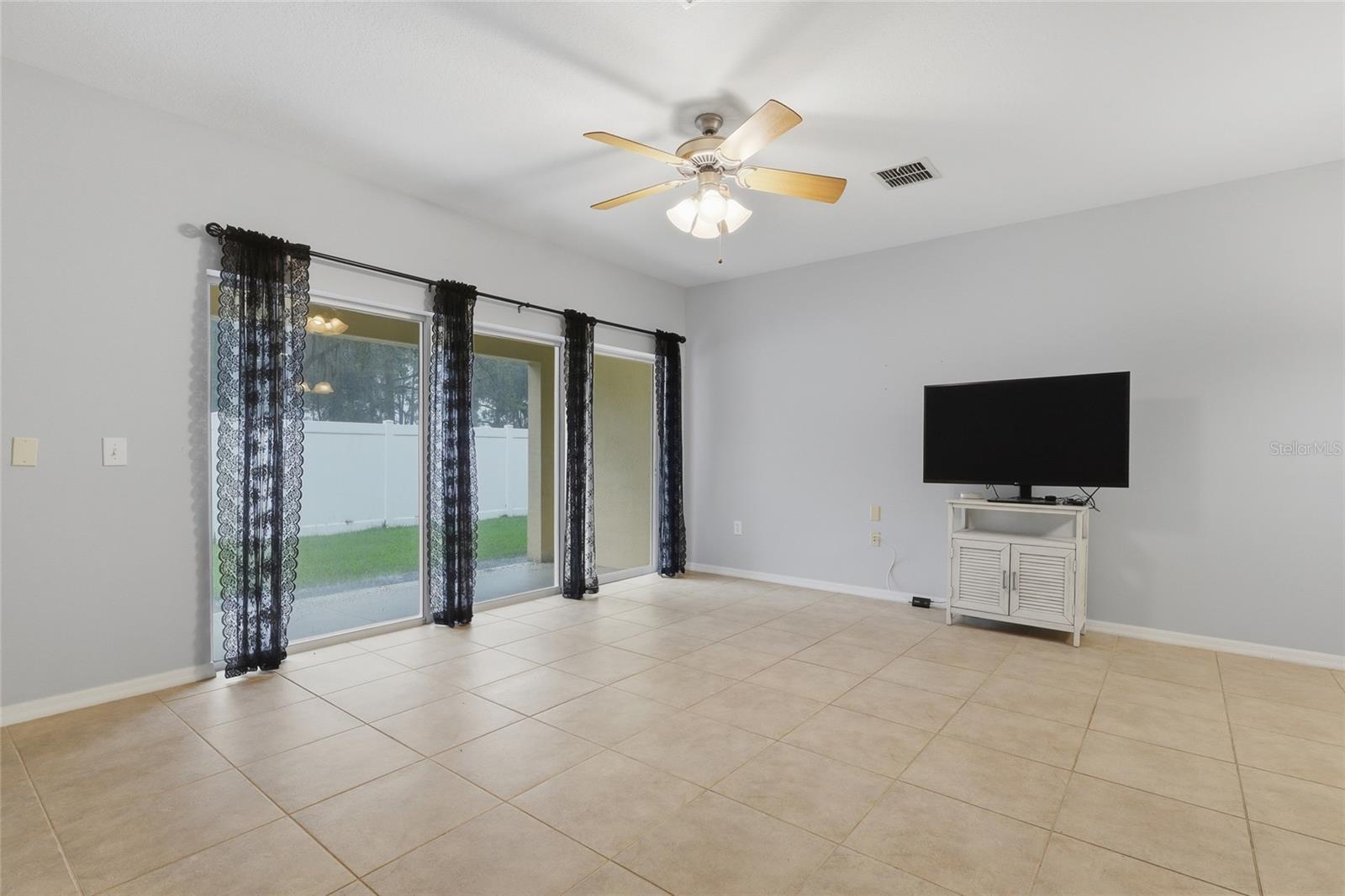 20456 NEEDLETREE DR — photo 8