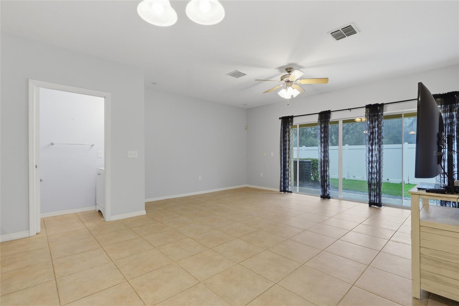 20456 NEEDLETREE DR — photo 9