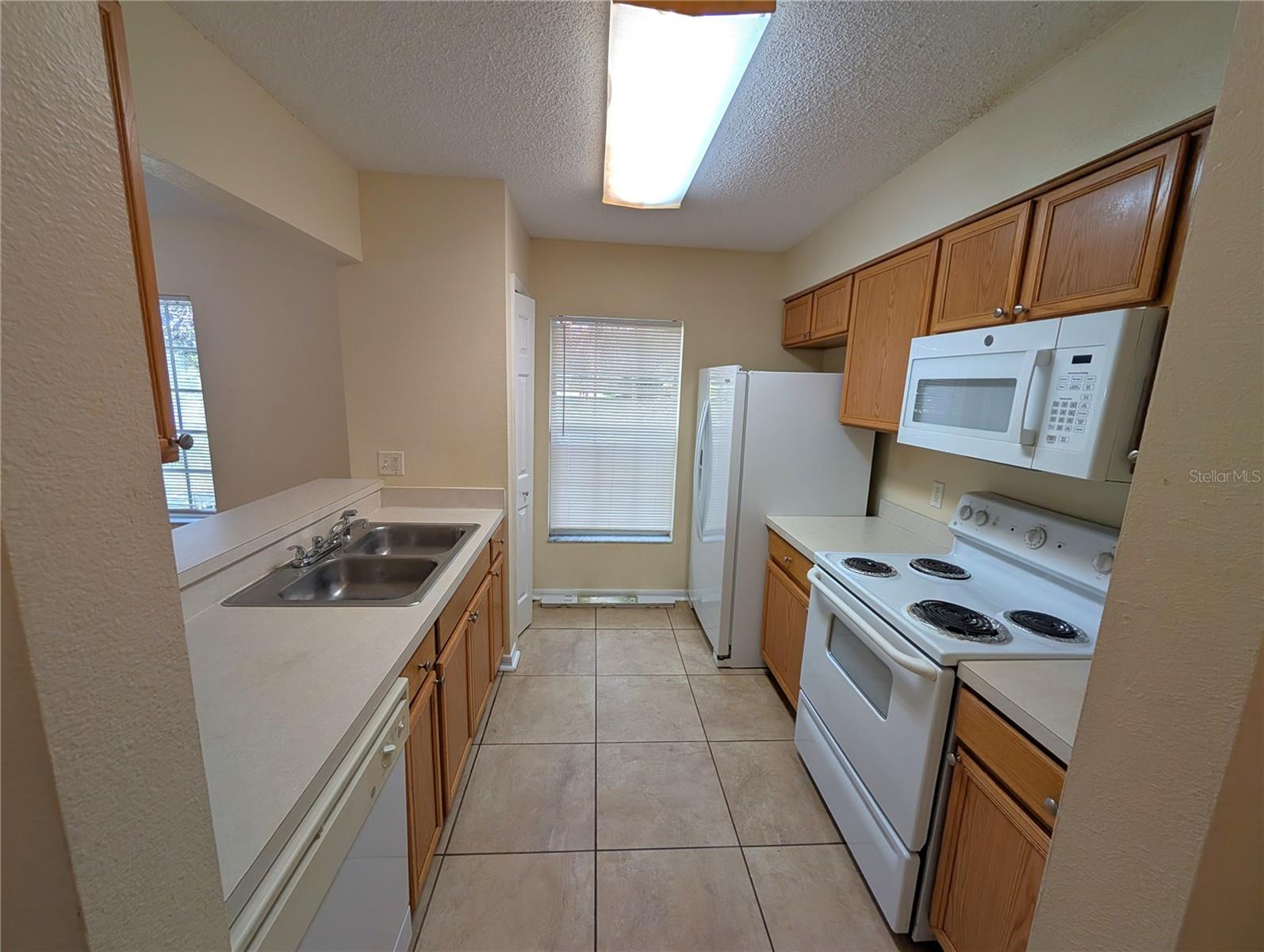 4053 DOLPHIN DR — photo 5