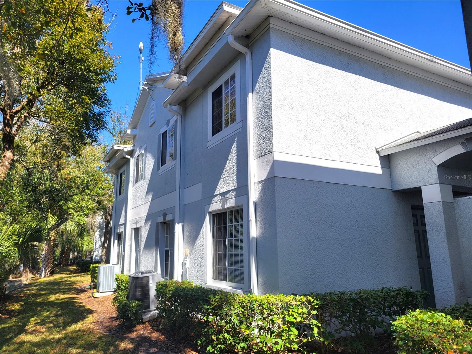 4053 DOLPHIN DR — photo 2