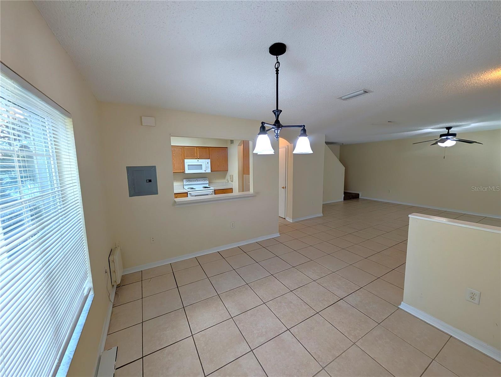 4053 DOLPHIN DR — photo 4