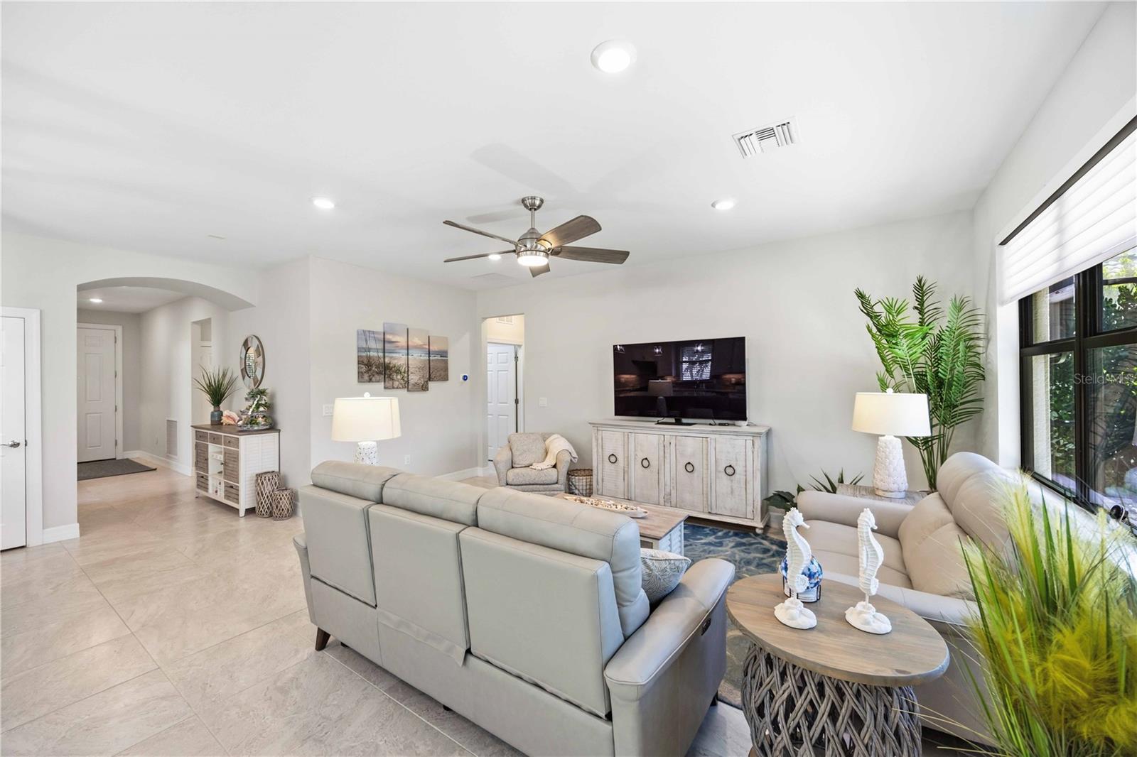13115 BORREGO ST — photo 8