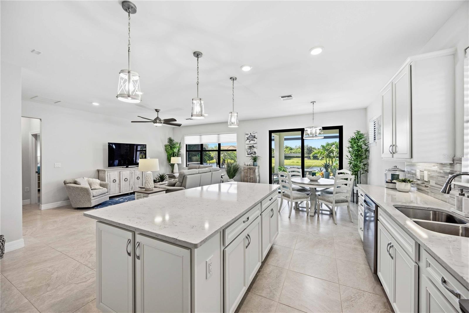 13115 BORREGO ST — photo 13