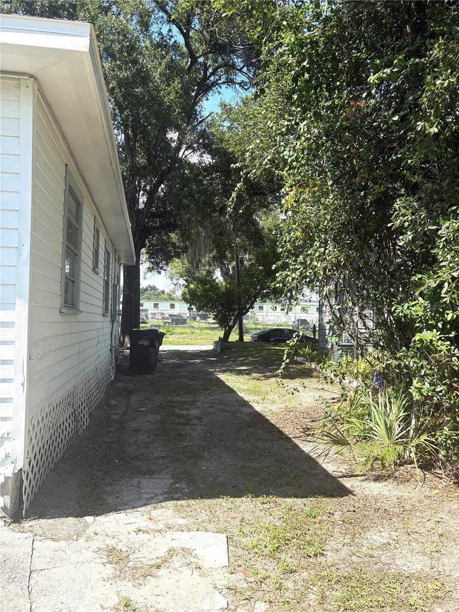 3605 E 28TH AVE — photo 14