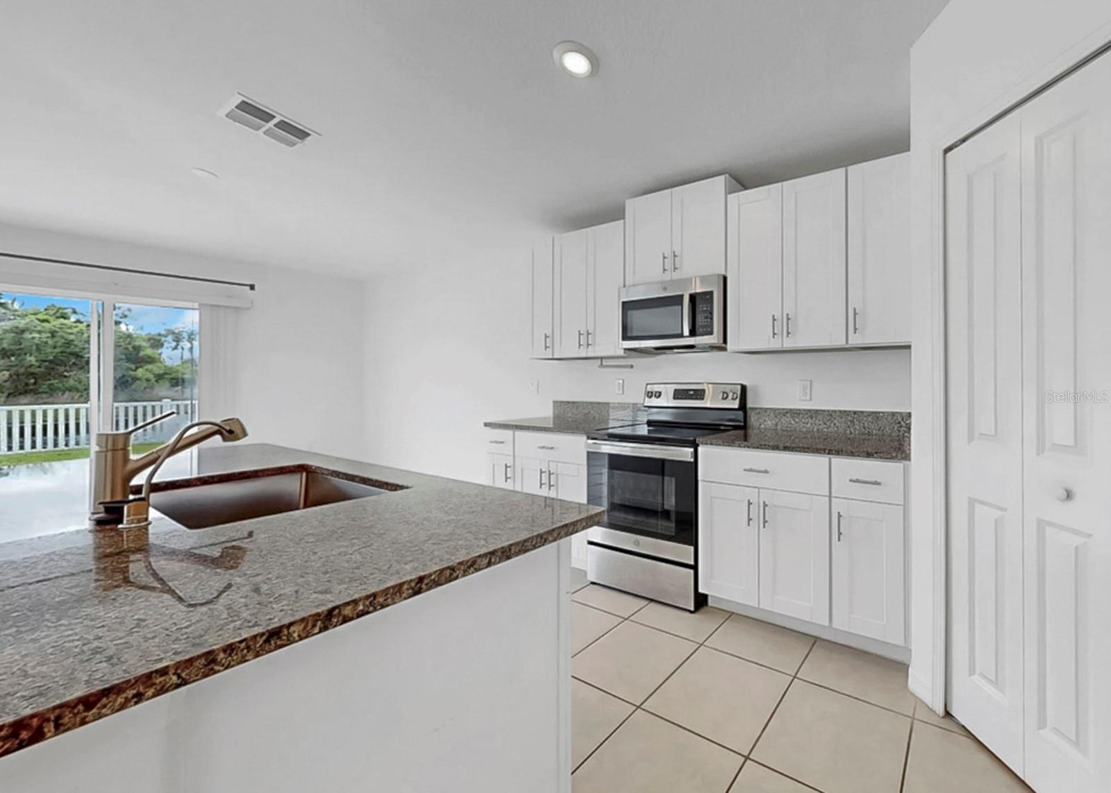 12873 TRIPOLI AVE — photo 10
