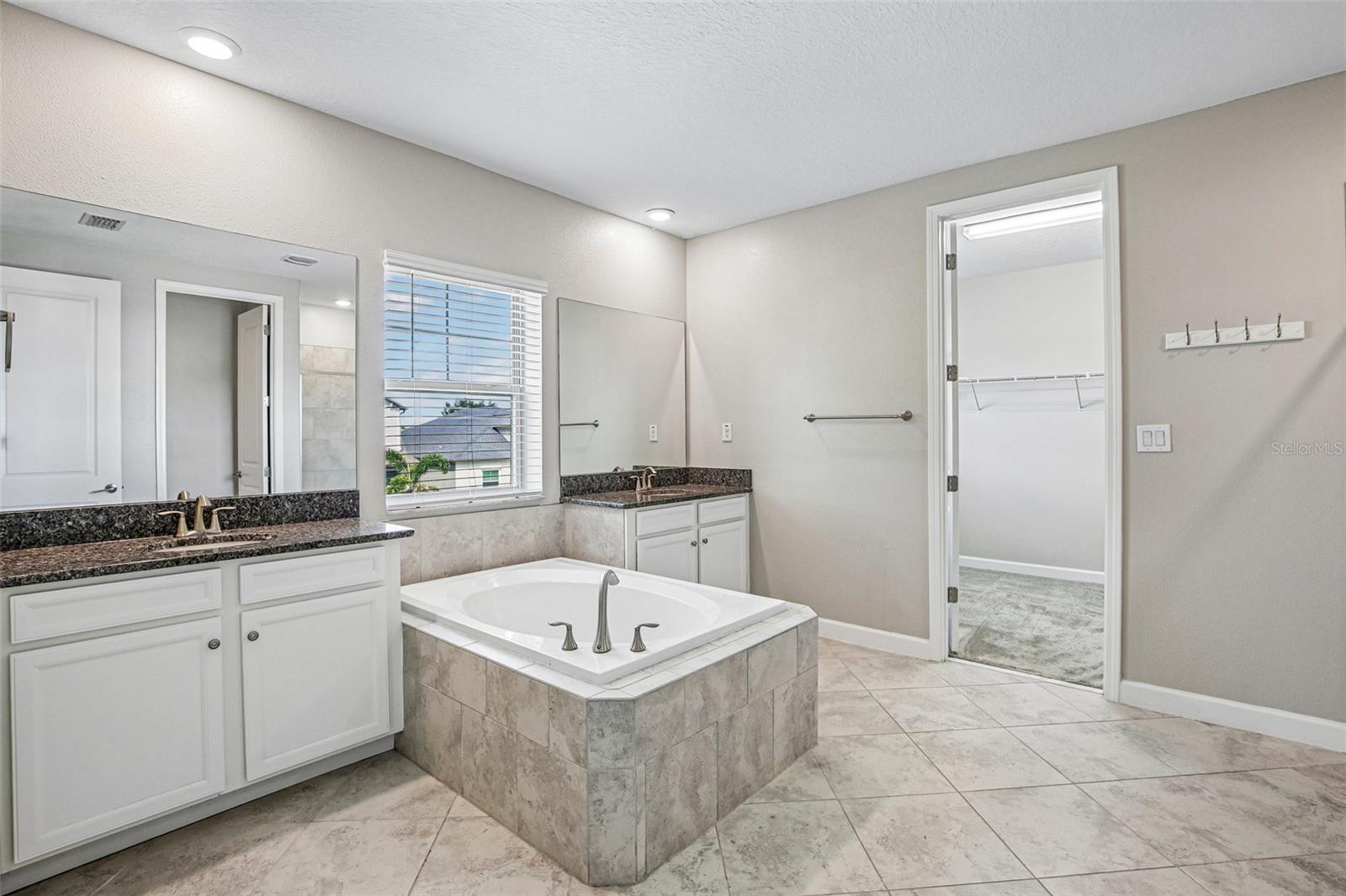 11516 SUNBURST MARBLE RD — photo 32