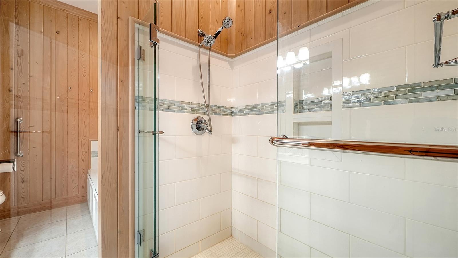 1115 BAYSHORE DR — photo 33