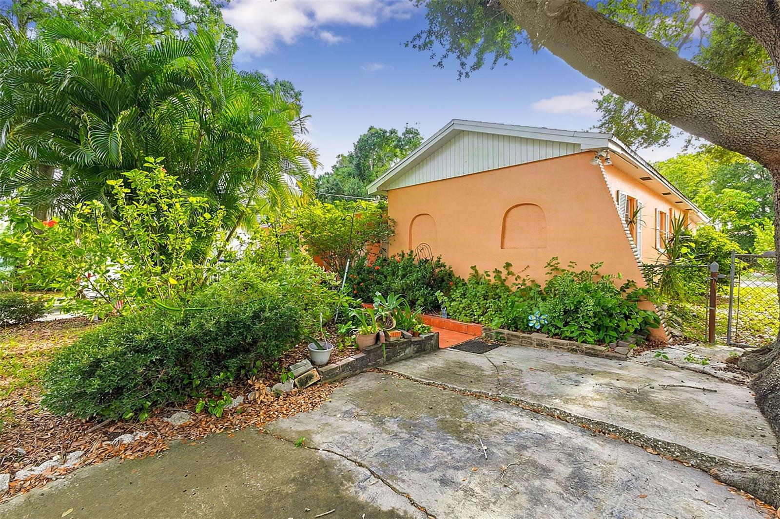 612 N WOODLYNNE AVE — photo 9