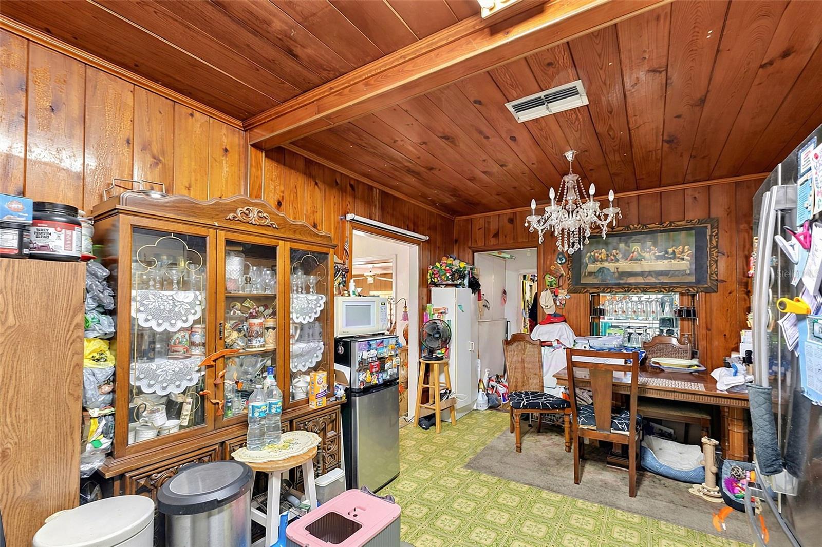 612 N WOODLYNNE AVE — photo 15
