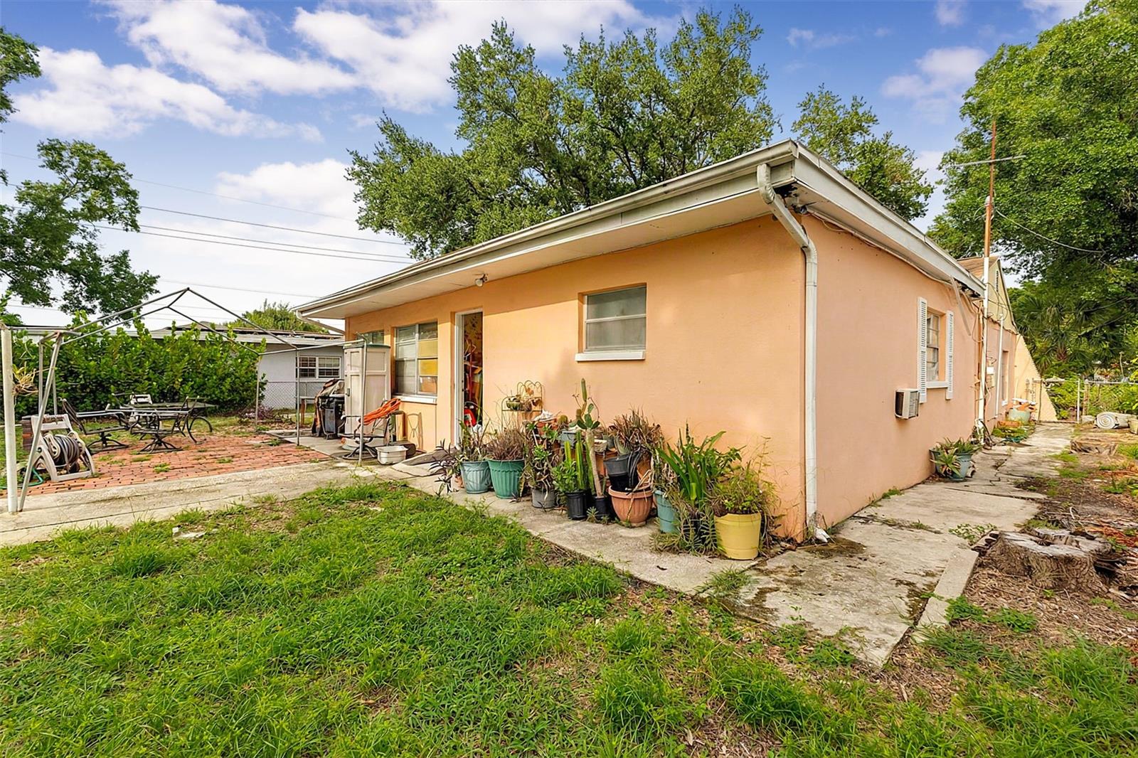 612 N WOODLYNNE AVE — photo 35
