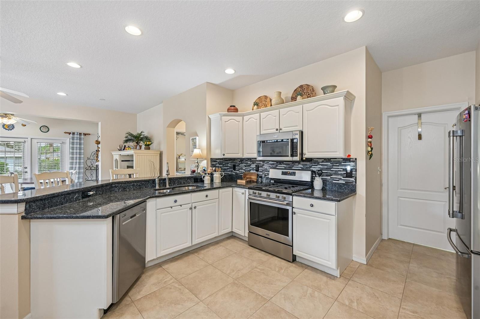 1230 HUNTINGTON GREENS DR — photo 13