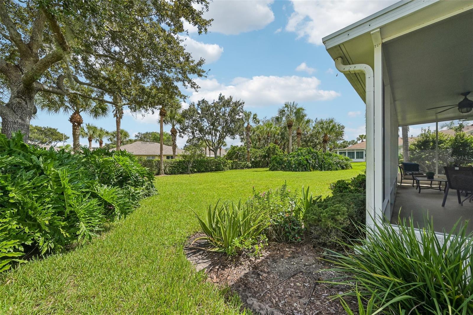 1230 HUNTINGTON GREENS DR — photo 34