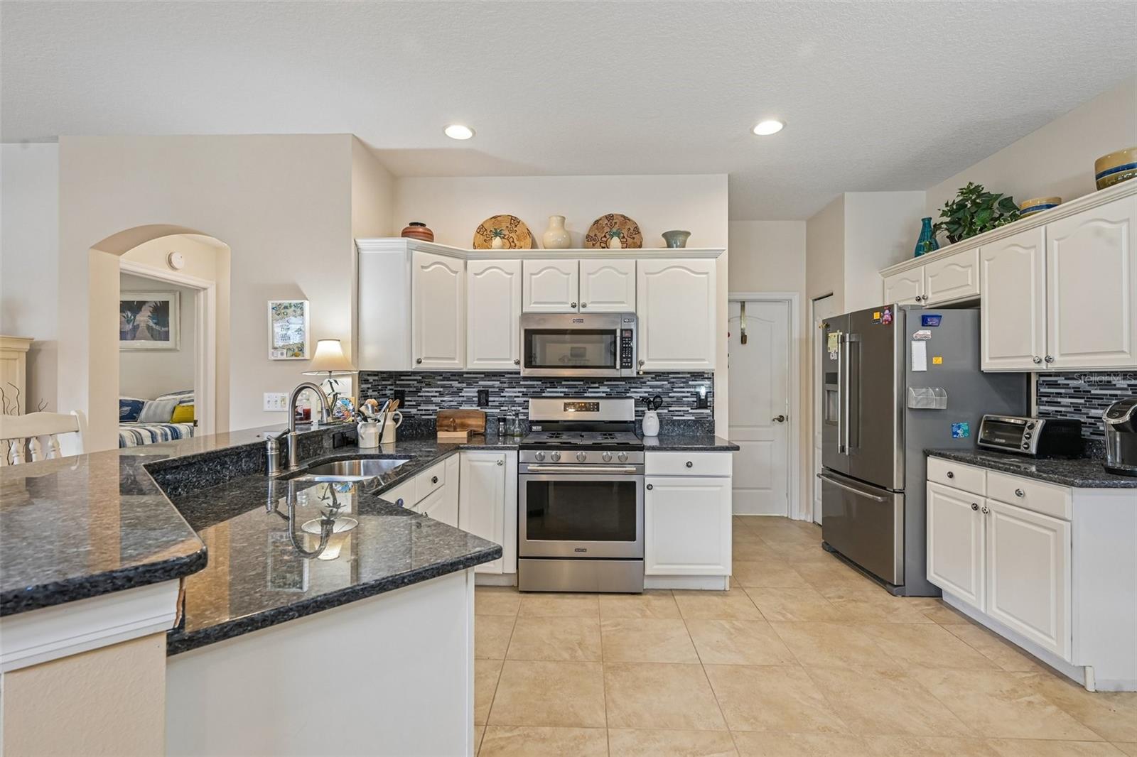 1230 HUNTINGTON GREENS DR — photo 12