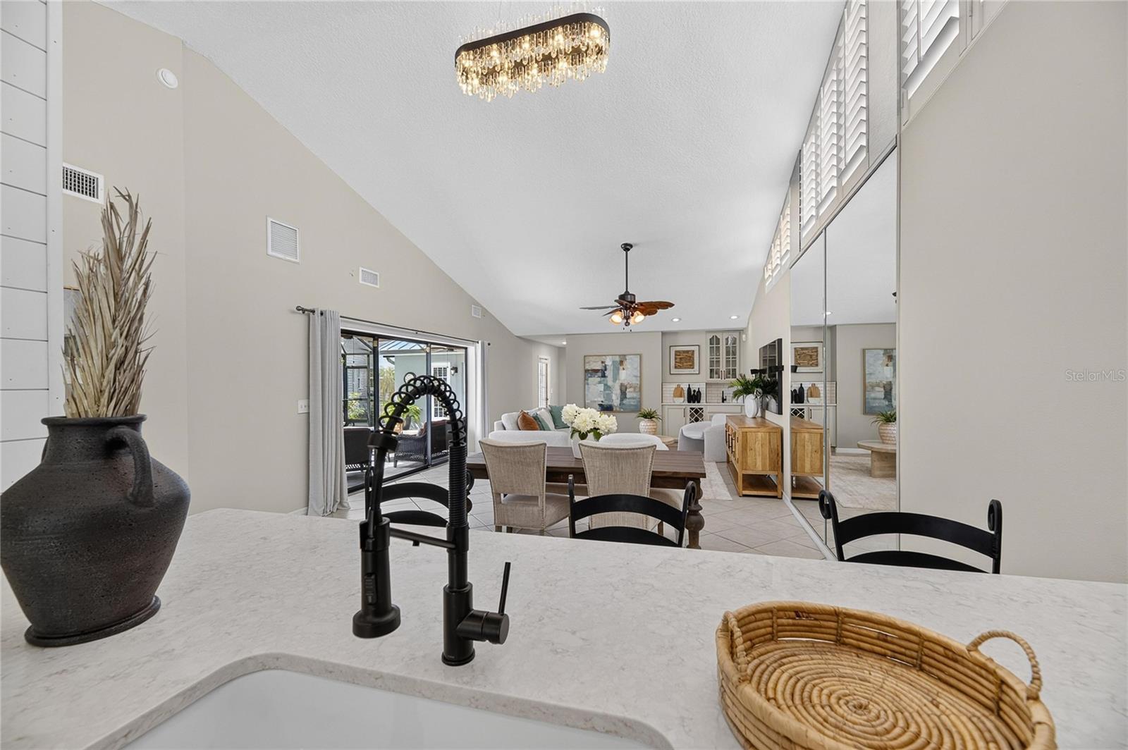918 SHAGOS DR — photo 17