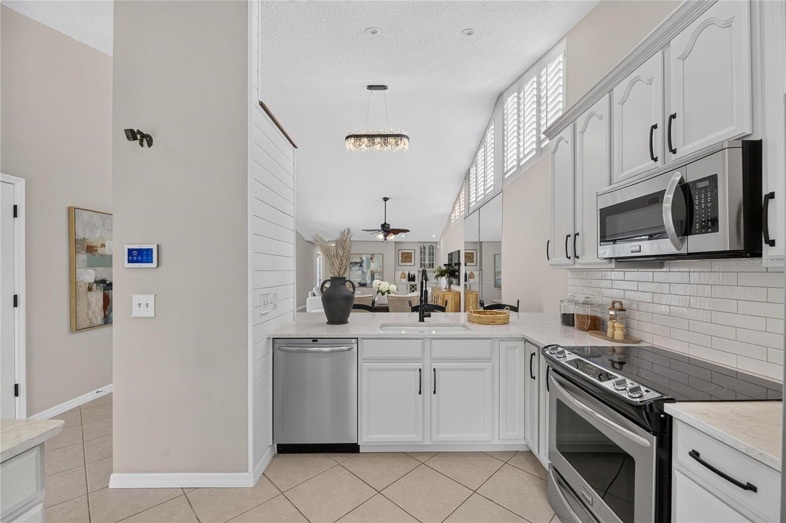 918 SHAGOS DR — photo 16