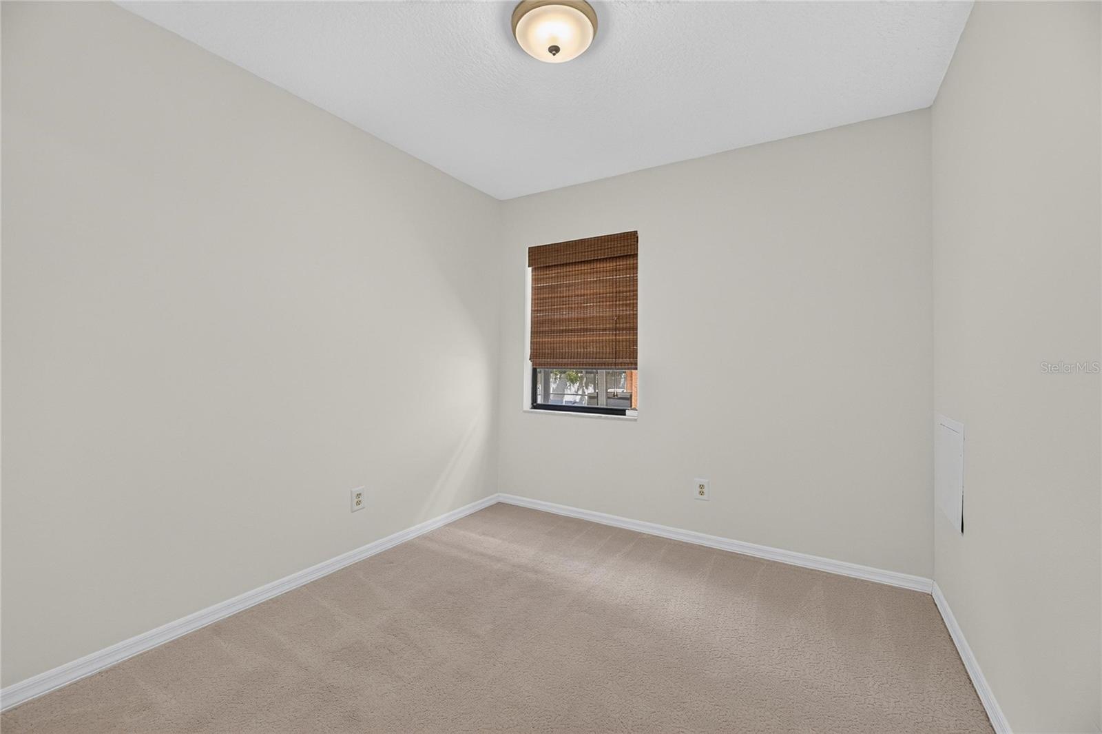 918 SHAGOS DR — photo 39