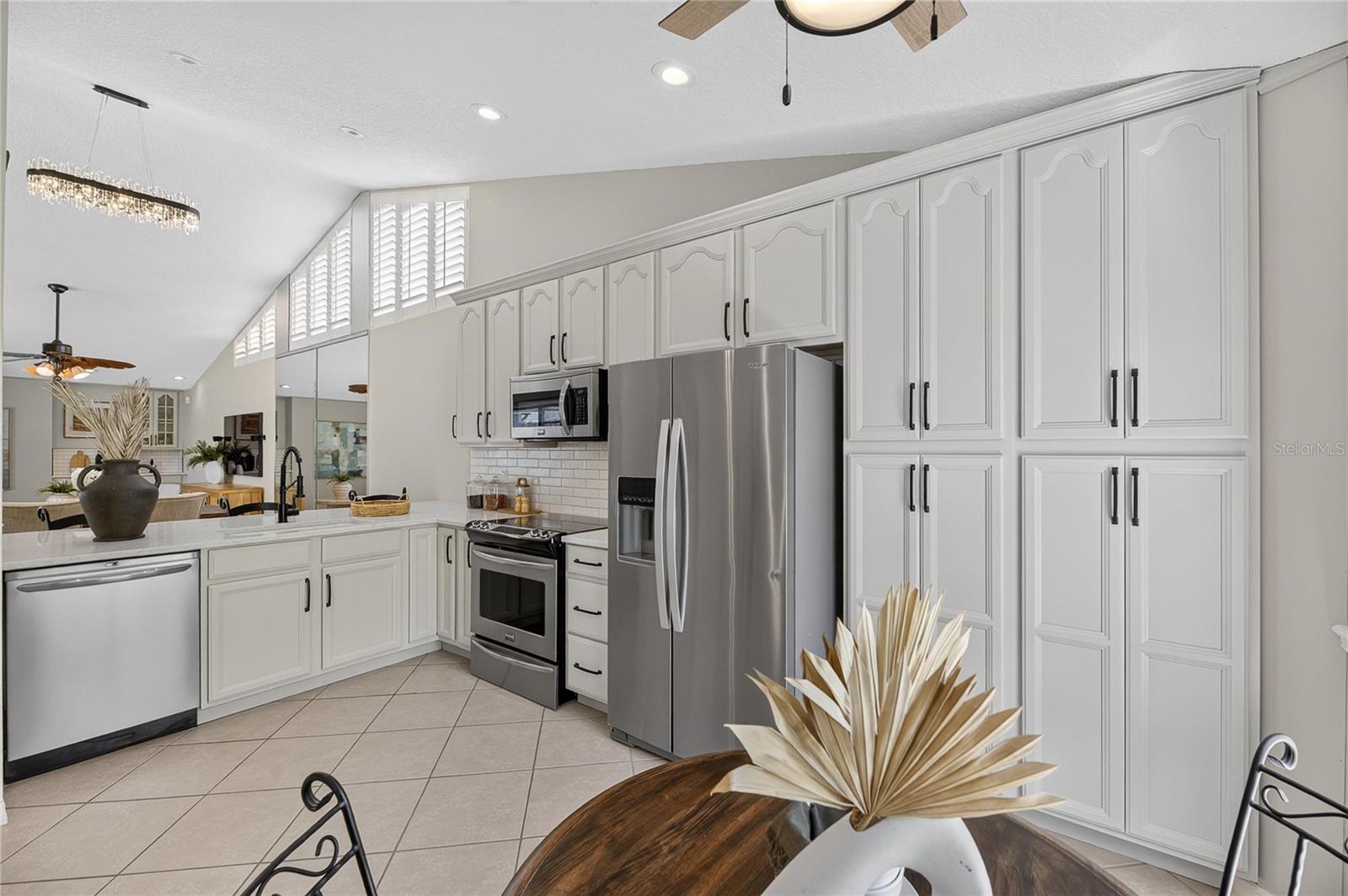 918 SHAGOS DR — photo 14