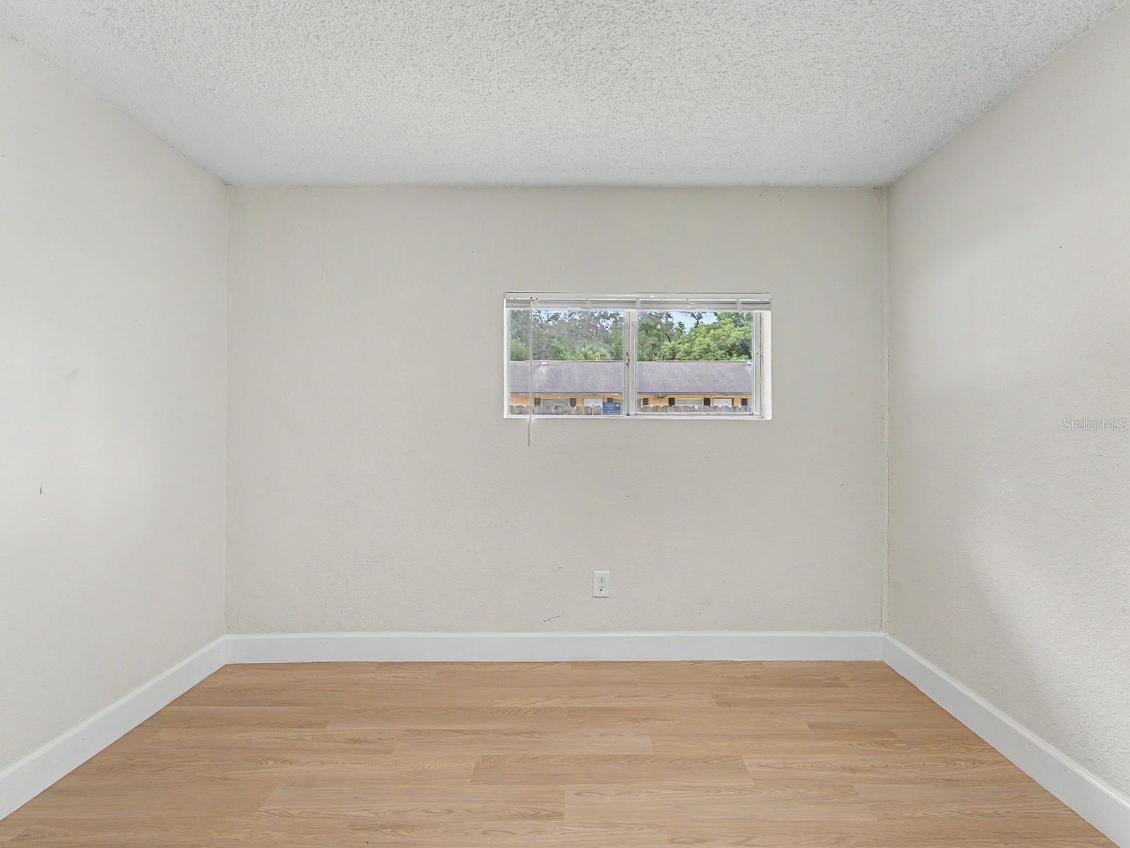 8117 N KLONDYKE ST — photo 11