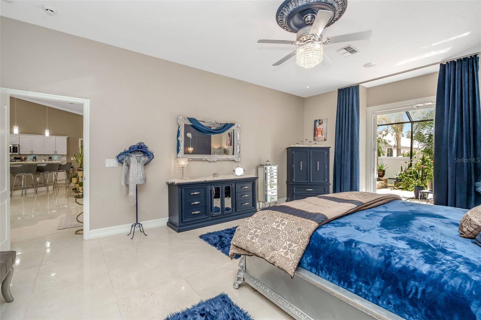 21812 CARSON DR — photo 21