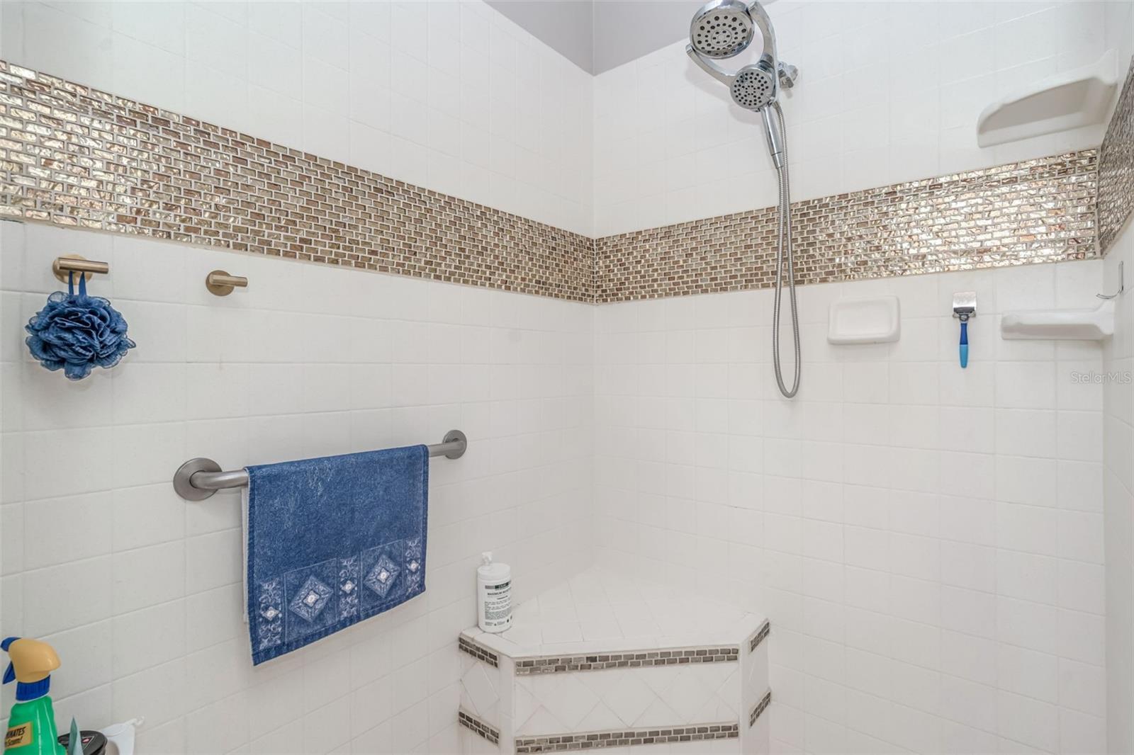 21812 CARSON DR — photo 27