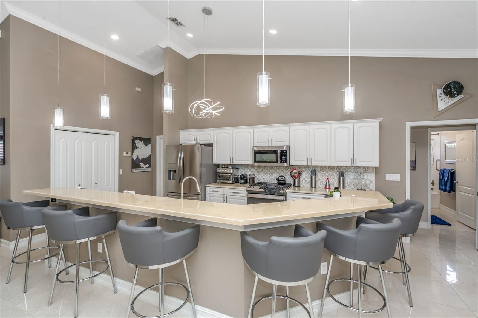 21812 CARSON DR — photo 6