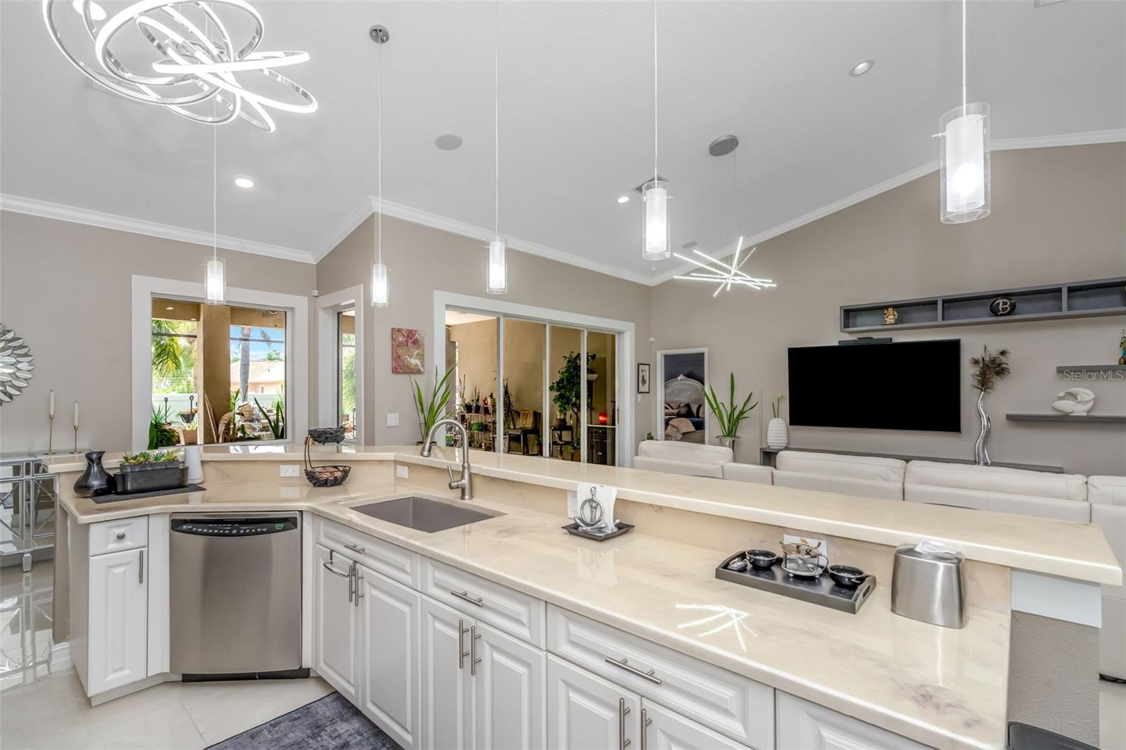 21812 CARSON DR — photo 2
