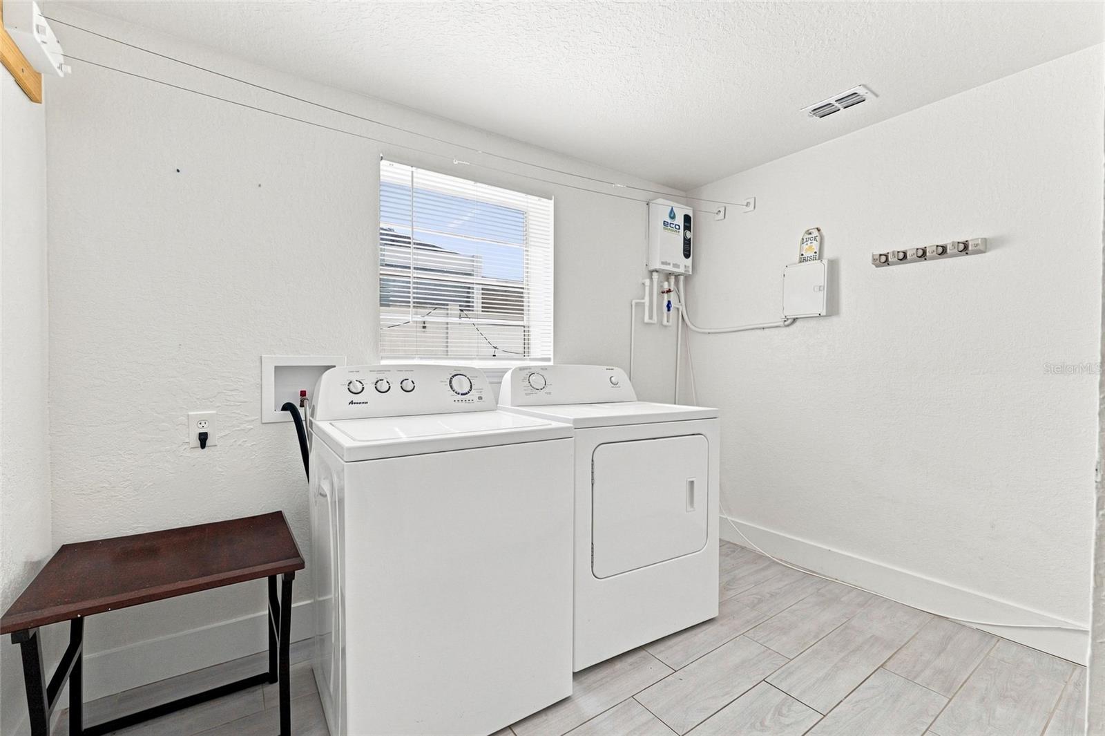 7805 WINSTON LN — photo 8