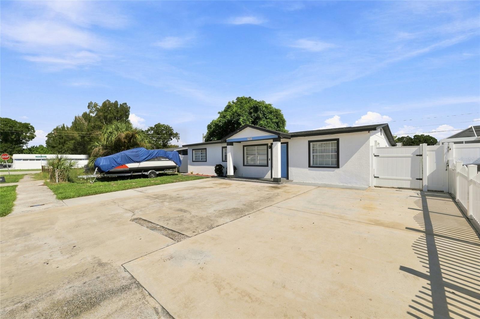 7805 WINSTON LN — photo 27