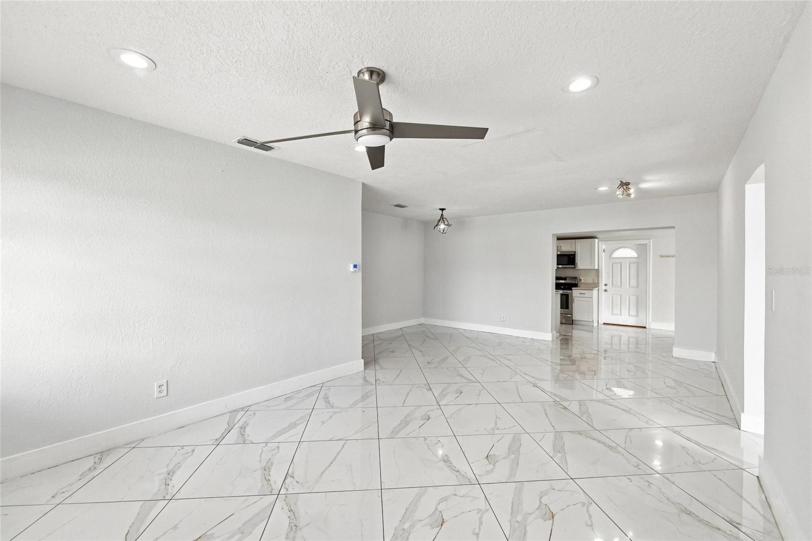 7805 WINSTON LN — photo 2