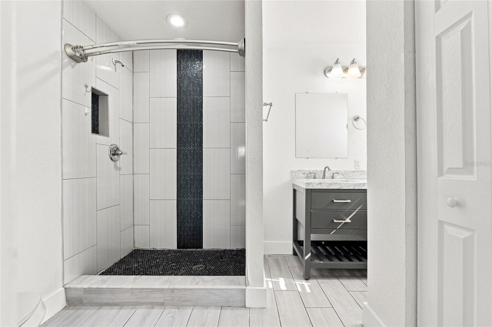 7805 WINSTON LN — photo 12