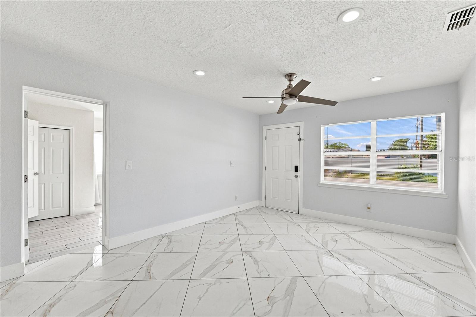 7805 WINSTON LN — photo 3