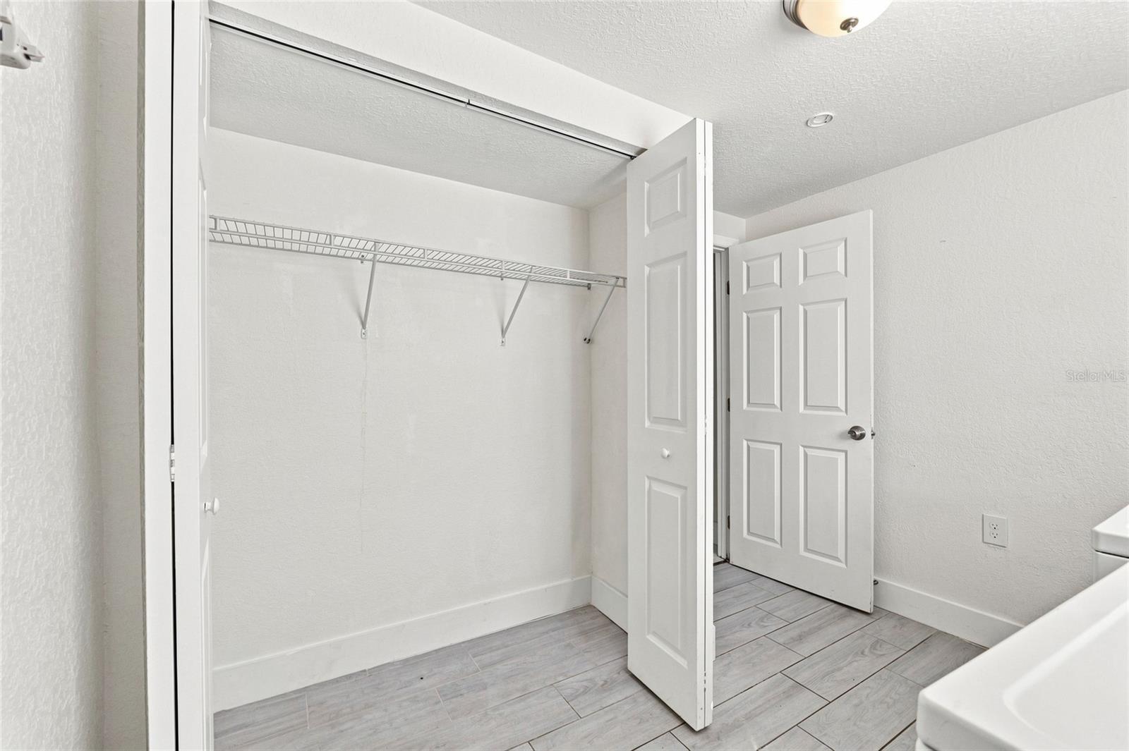 7805 WINSTON LN — photo 9