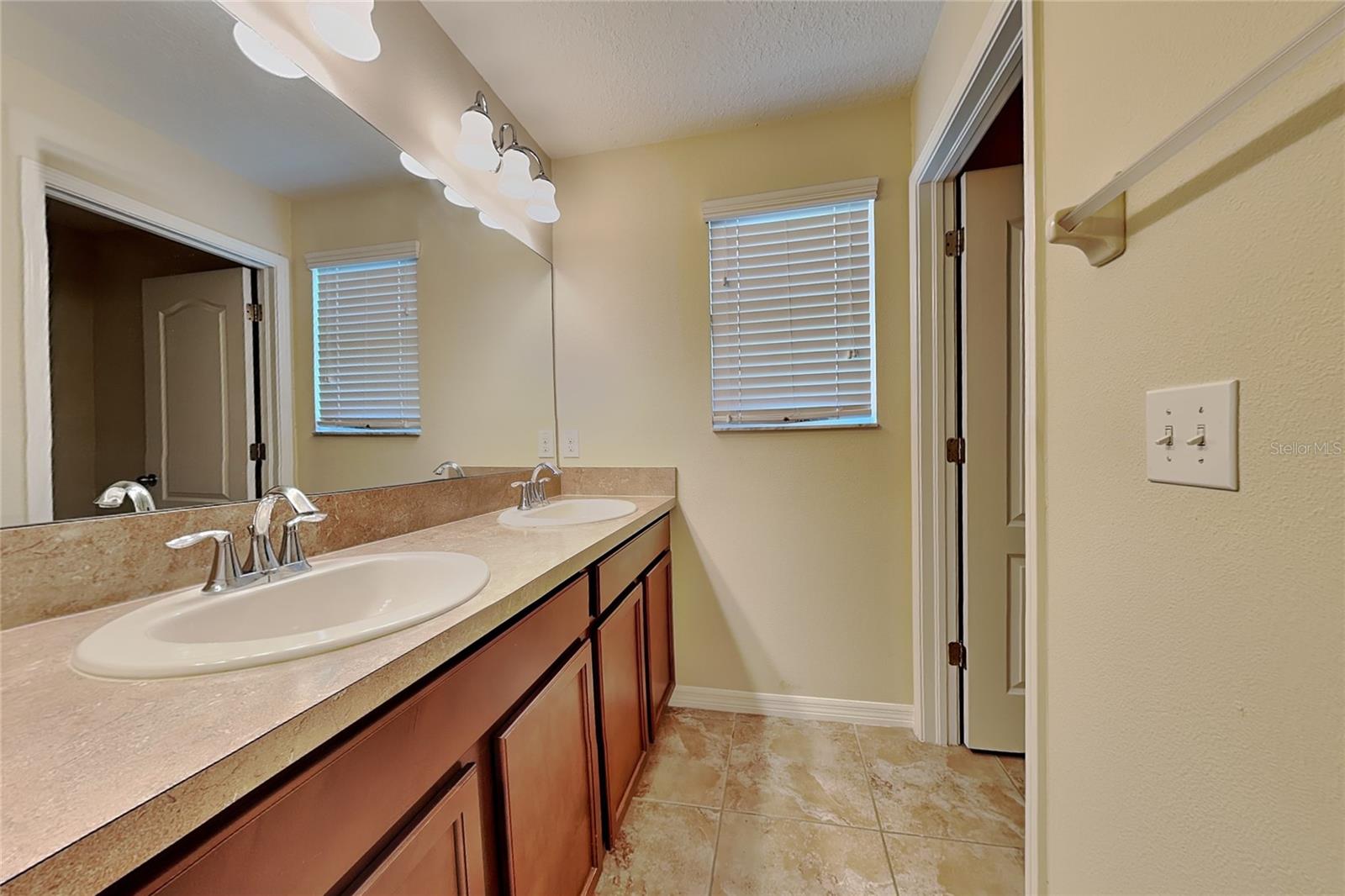 9609 ROYAL FERN CT — photo 13