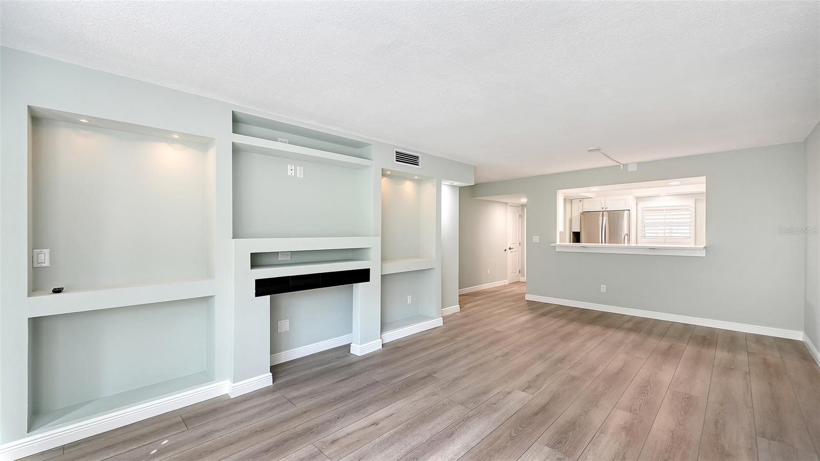 1300 N PORTOFINO DR #103 — photo 9