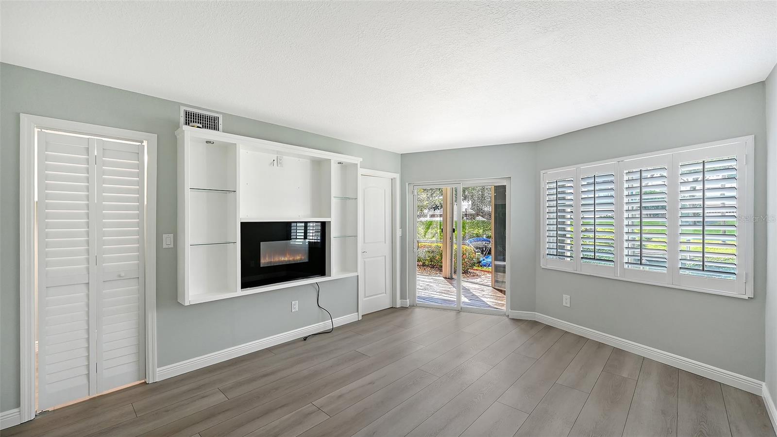 1300 N PORTOFINO DR #103 — photo 18