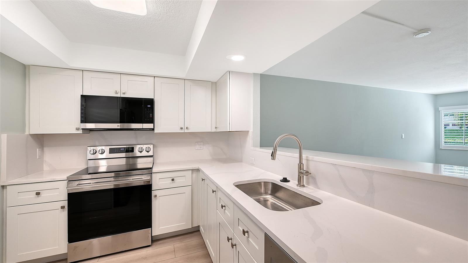 1300 N PORTOFINO DR #103 — photo 11