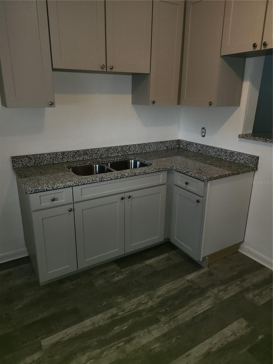 1203 E 15TH AVE — photo 2