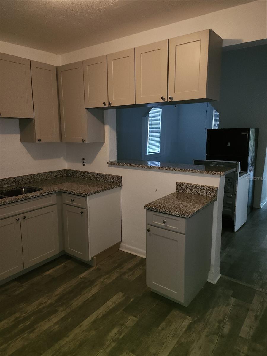 1203 E 15TH AVE — photo 4