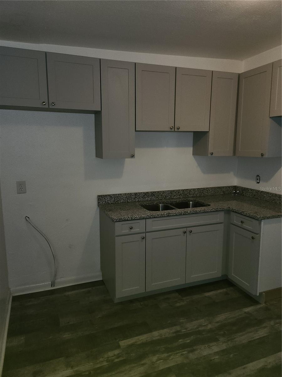 1203 E 15TH AVE — photo 3