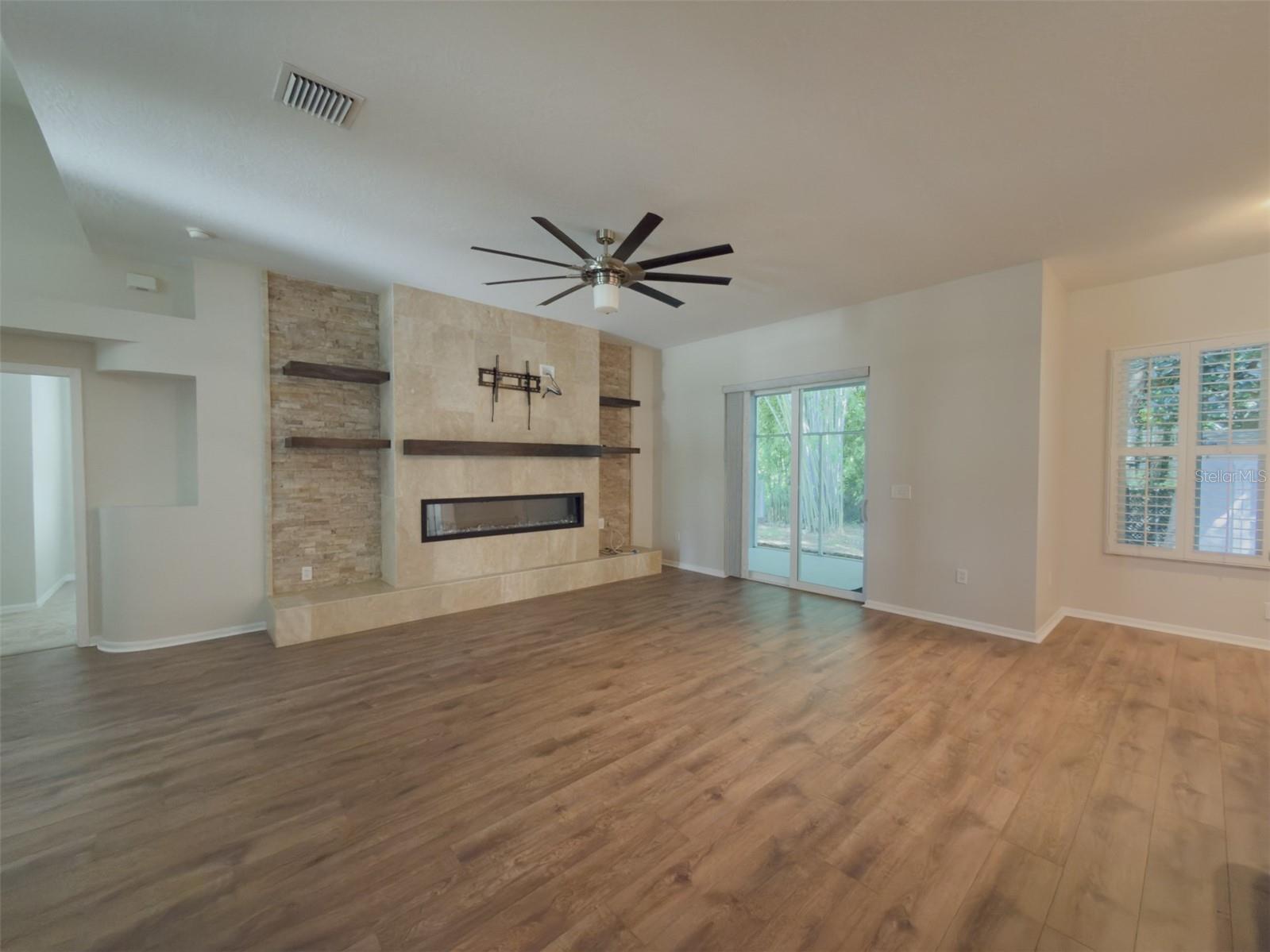 220 TAYLOR BAY LN — photo 9