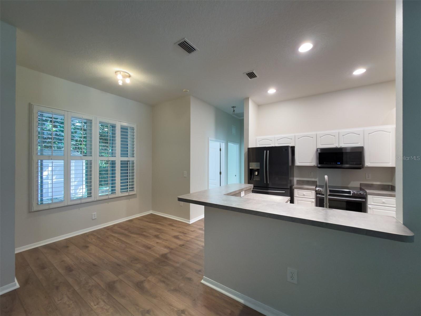 220 TAYLOR BAY LN — photo 17