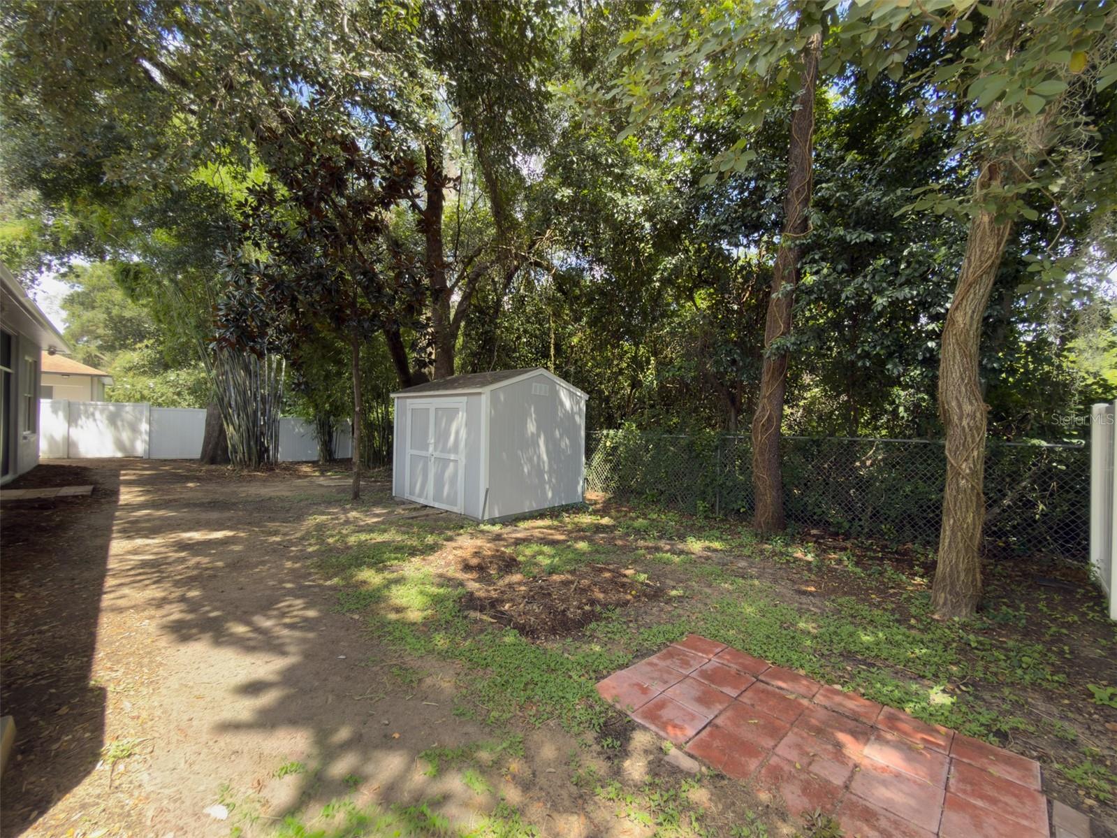 220 TAYLOR BAY LN — photo 46