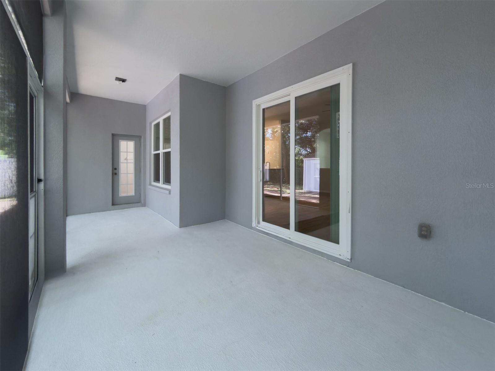 220 TAYLOR BAY LN — photo 38