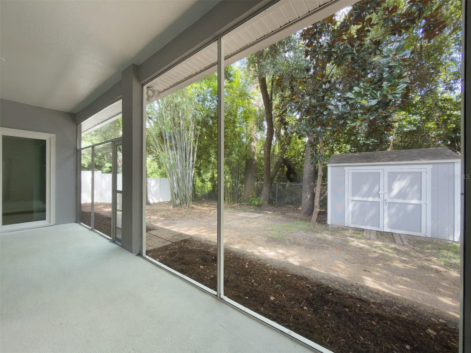 220 TAYLOR BAY LN — photo 40